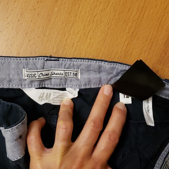 H&M cotton Chino Shorts - Picture 3 of 3